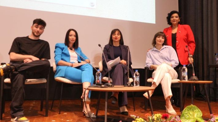 GIALINA PAIDIA VIVLIOPAROUSIASI VERIA 25-4-2026 (3)